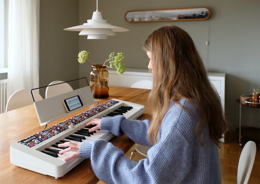 Verführt zum Spielen und macht glücklich – Das Keyboard Casiotone CT-S1FH, gestaltet vom brasilianischen Pop-Art-Künstler Romero Britto für Casio