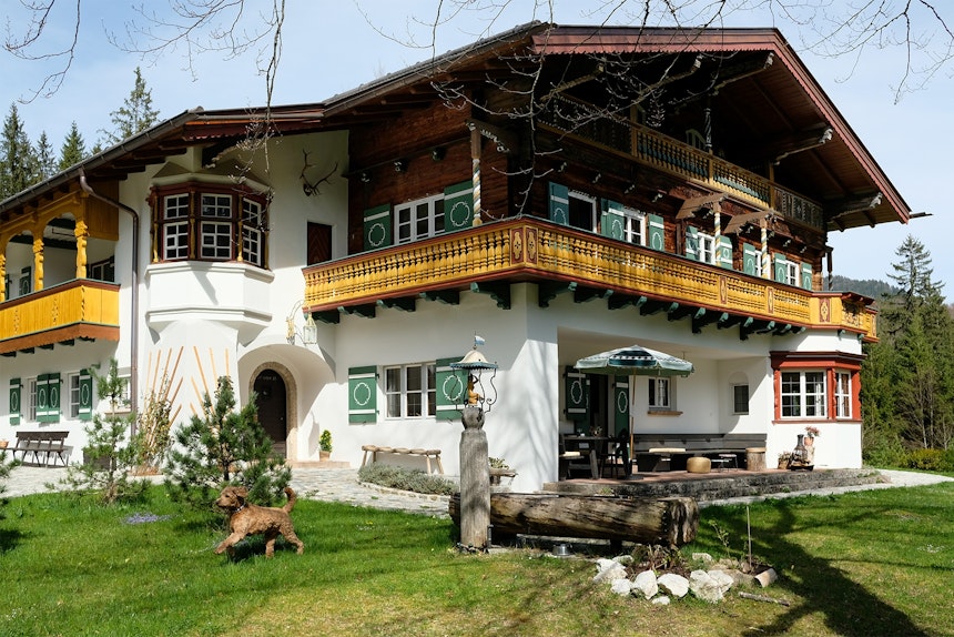 Das Haus am See – erbaut 1916-17 nach Plänen von Georg Zimmermann, unter Denkmalauflagen liebevoll saniert 2019-21 