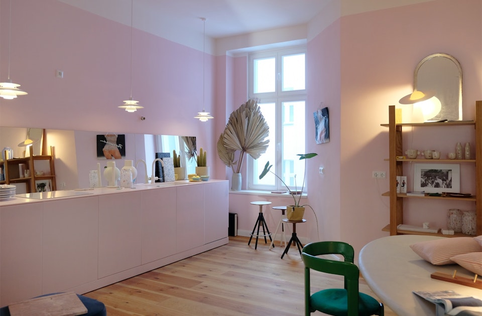 Ein Traum im rosa Mineralwerkstoff Hi•Macs, Küchendesign made in Berlin von Haus 58