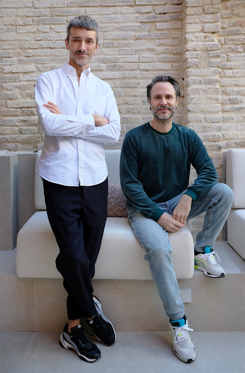 Nach vierjähriger Planungs- und Renovierungszeit heißen Fabien & Bertrand (beide aus Paris) seit November 2023 ihre Gäste herzlich im La Novieta willkommen 