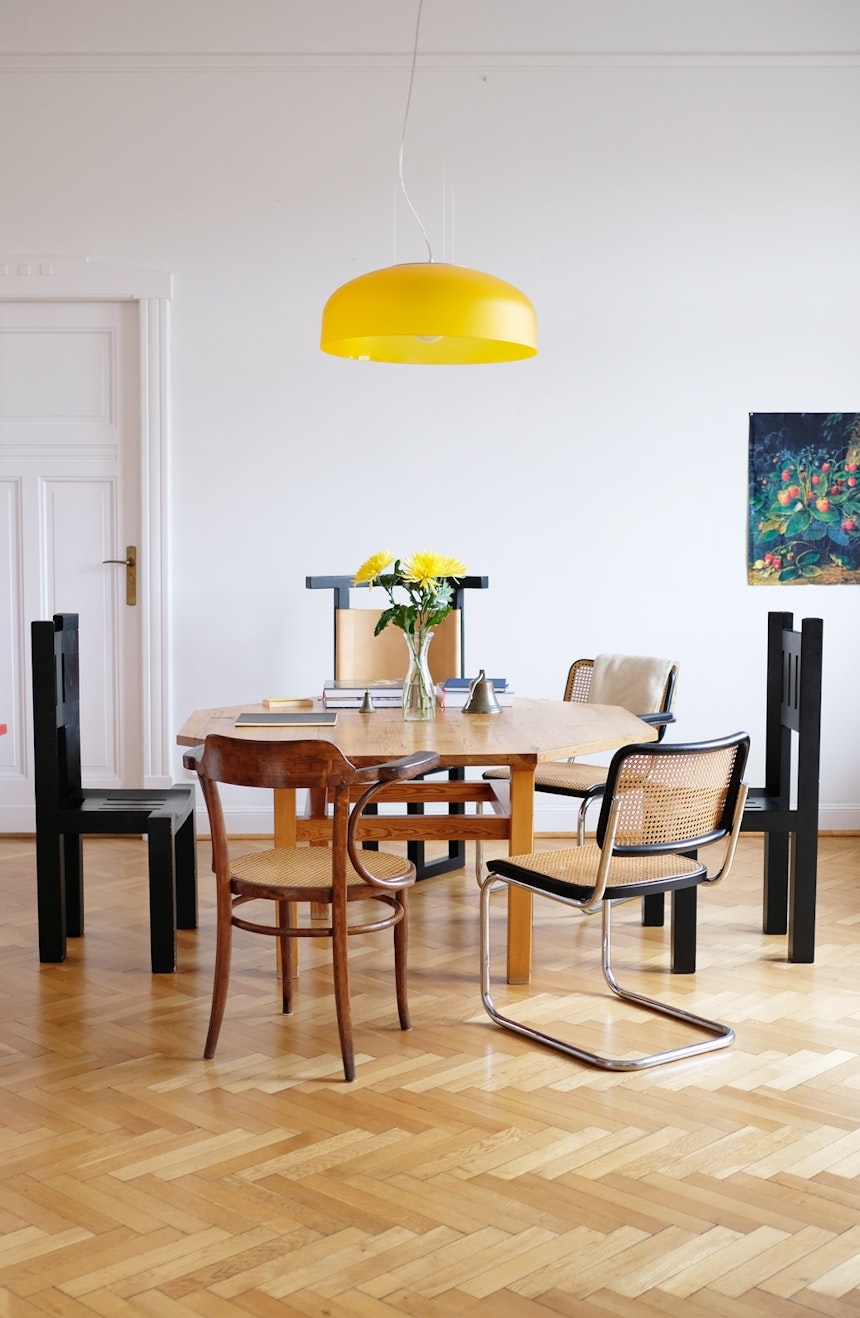 Möbeldesign & Eichenparkett – Tisch & Stühle (außer Thonet), Entwürfe Ursula Sax, 1980