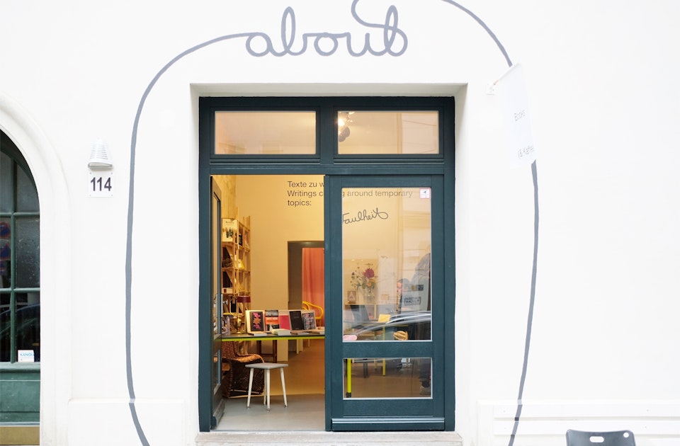 About Bookshop – klein & fein in der Linienstraße in Berlin Mitte