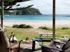 »Strandhütten« werden in Neuseeland als »Bach« bezeichnet, auch wenn es sich um schicke Beachhäuser handelt