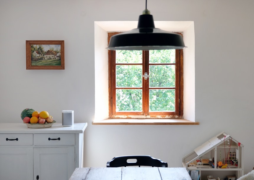 Sonnig – Die Wohnküche mit Blick ins Grüne