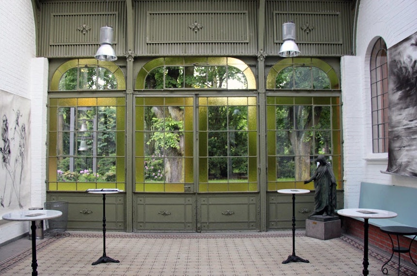 Café Strauss Und Das Glashaus 1