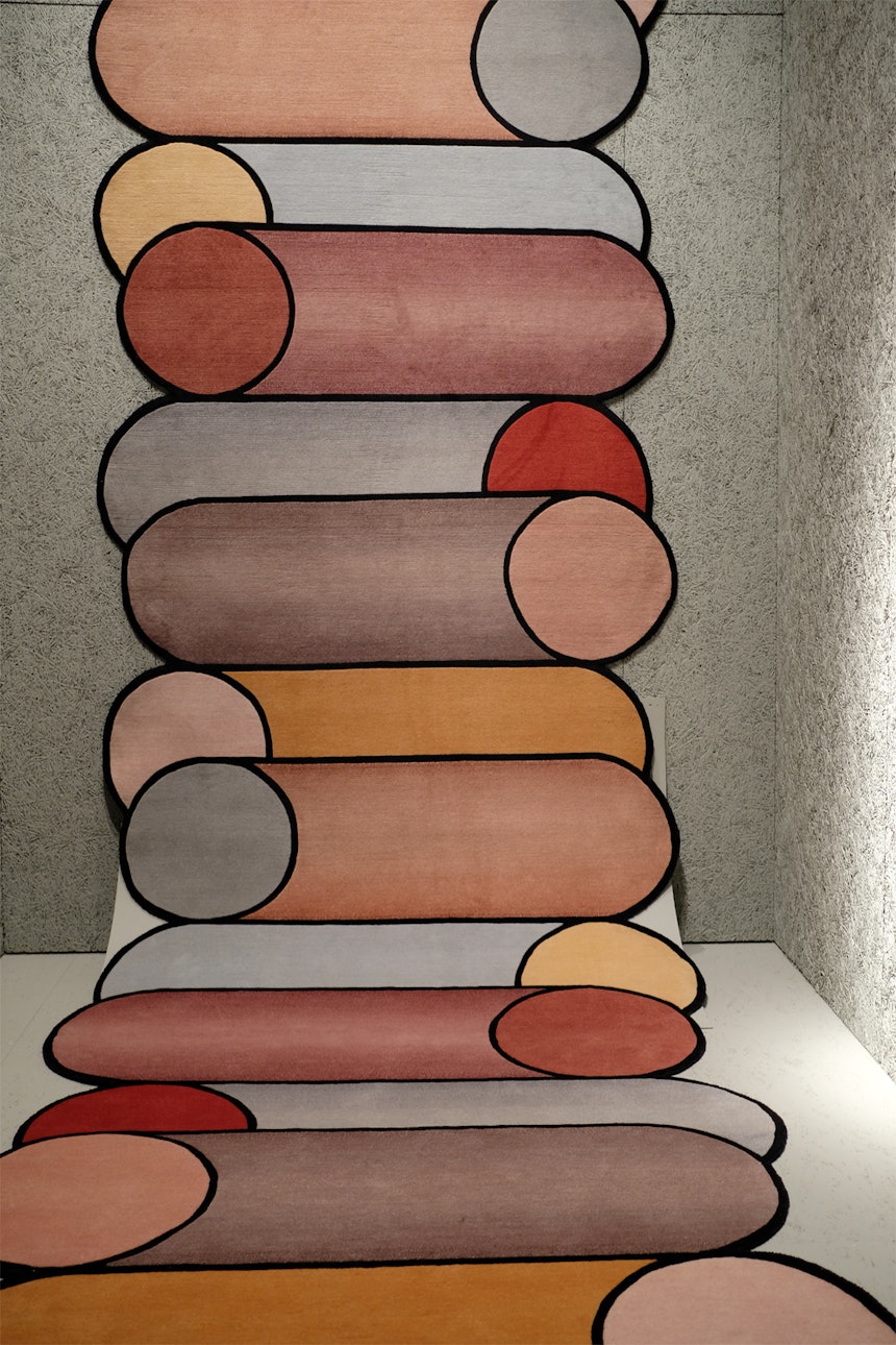 Kunstvoll. Teppich Rotazioni, Design Patricia Urquiola für cc-tapis, Mailand 