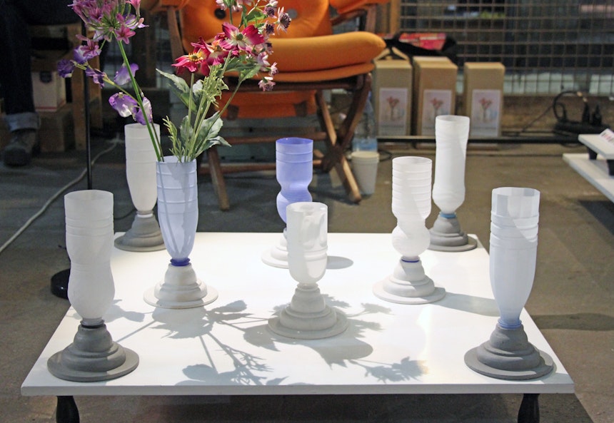 Sweet Concrete, Vasen aus Beton und re-used Pet-Flaschen, Pou-Belle Design, Amsterdam