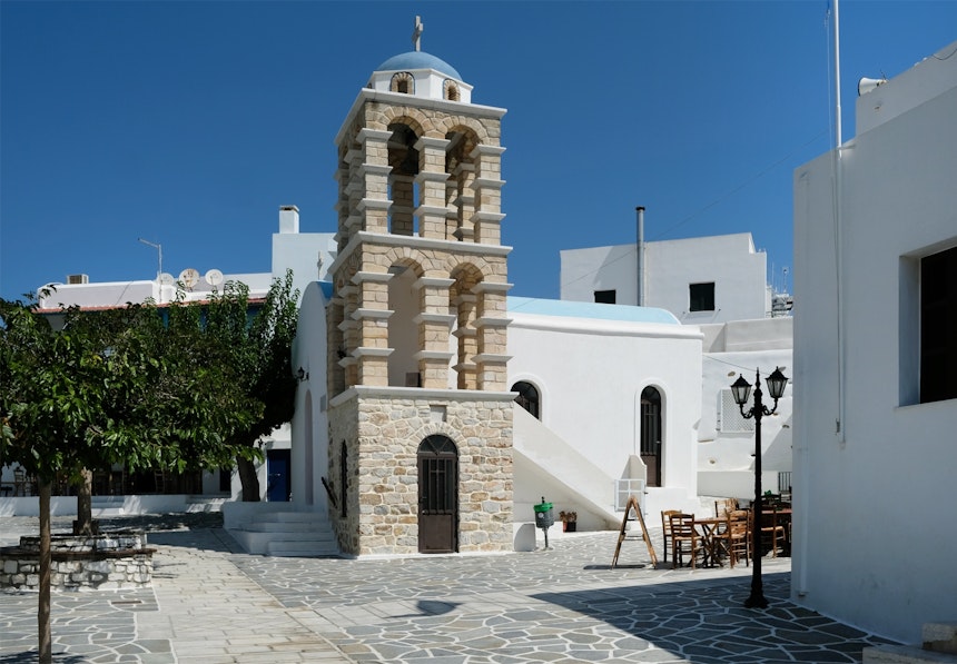 Kirche Agios Panteleimonas im Bergdorf Kostos auf Paros